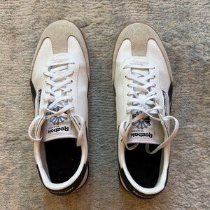 Reebok Unisex White and Black Sneakers